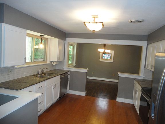 Kitchen/ dining