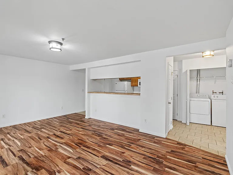 100 W Curtis St #203 — Photo 3