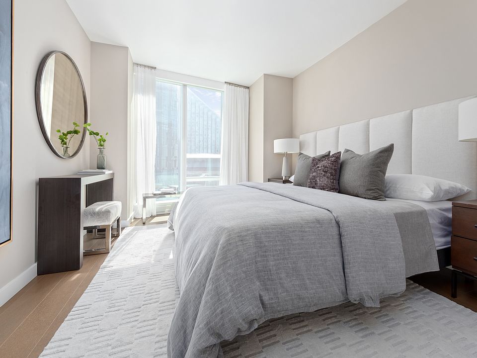 1st image of 675 W 59th St #609