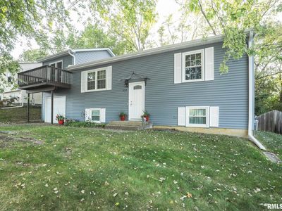 320 N 2nd St, Le Claire, IA, 52753