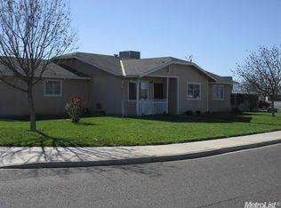 1704 Fresno St, Newman, CA 95360