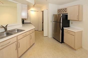 3rd image of 7280 Westpointe Blvd APT 810