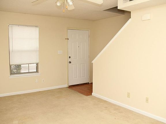 2nd image of 105 Coyote Ct APT 6
