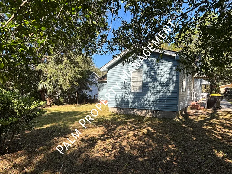 1655 McKinnon Dr — Photo 15