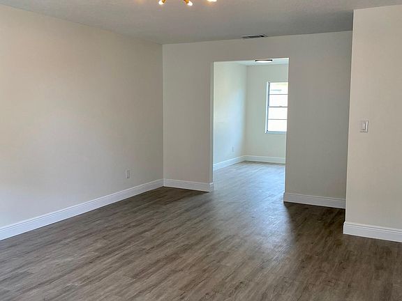 4th image of 6604 S Juanita St