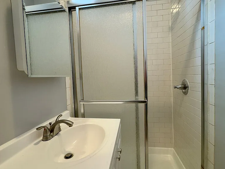 For Rent: Urban Luxury at 914 N. Charles St Your City Lifestyle Awaits! — Photo 9