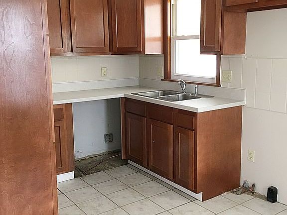 4th image of 737 Hazelwood Ave SE