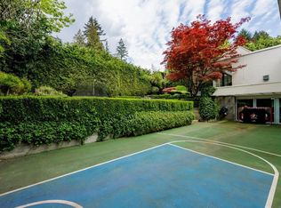 2965 Rosebery Ave, West Vancouver, BC V7V 3A5