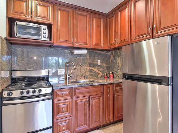 4th image of 932 Peninsula Ave APT 312