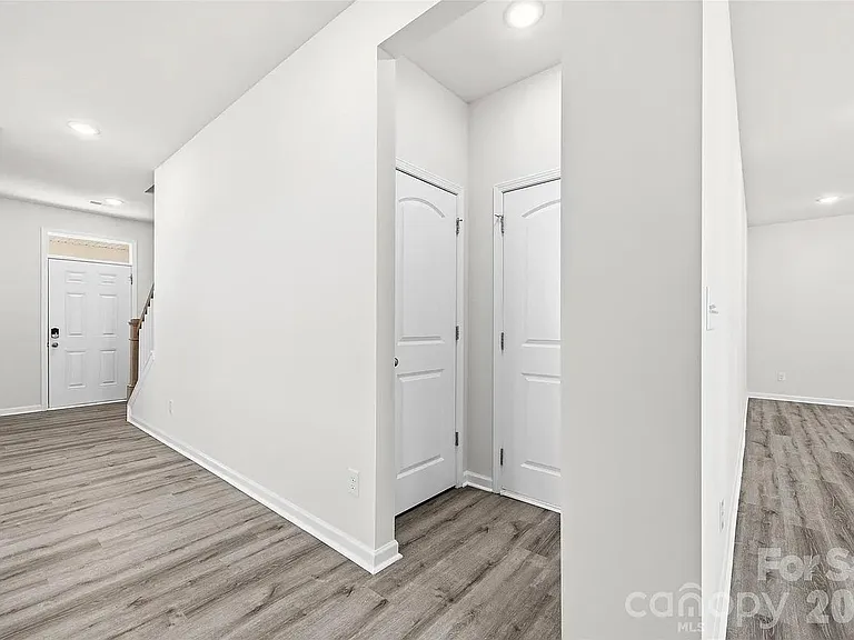 7024 Maple Run Cir — Photo 10