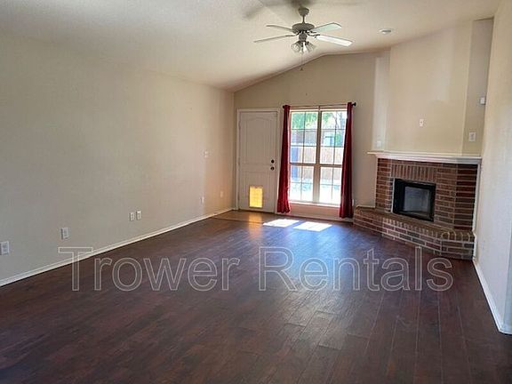4th image of 9116 Lamar Ave