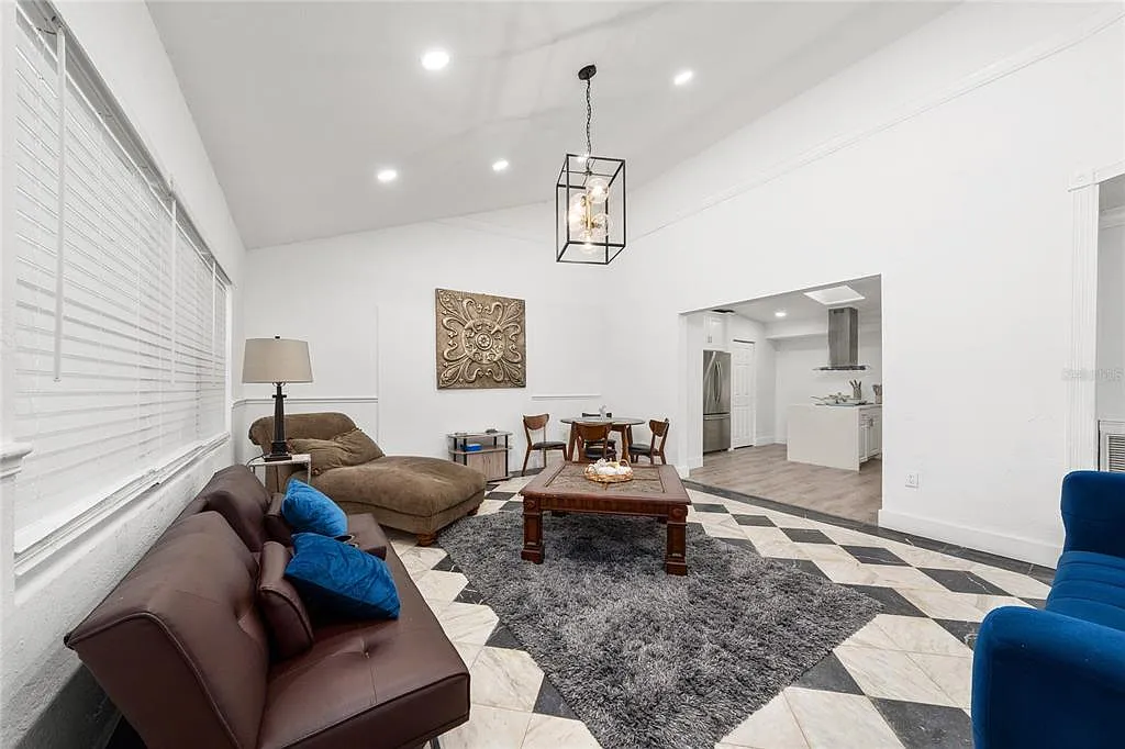 2 bed, 2.0 bath, 1500 sqft, $1,950 — Photo 1