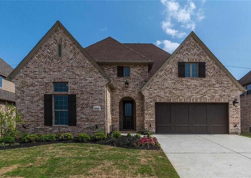 1st image of 1064 Myers Park Trl