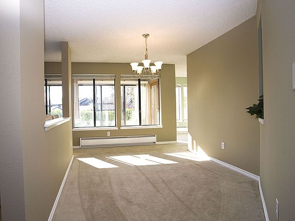 4th image of 23405 Lakeview Dr APT H105