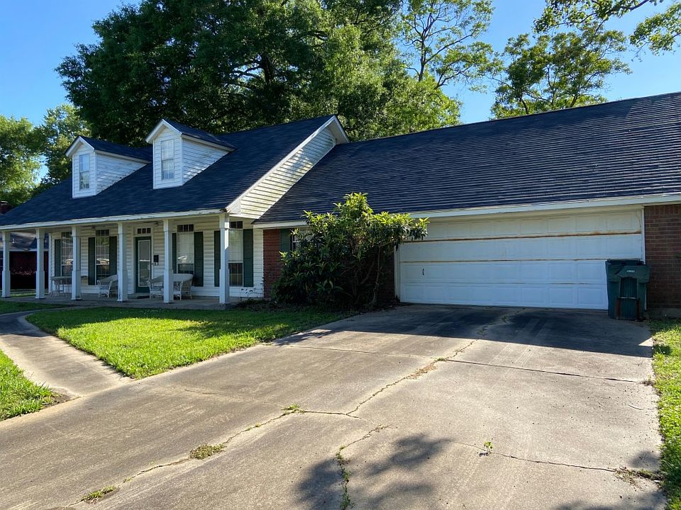 2nd image of 3708 Tilford Cir #10