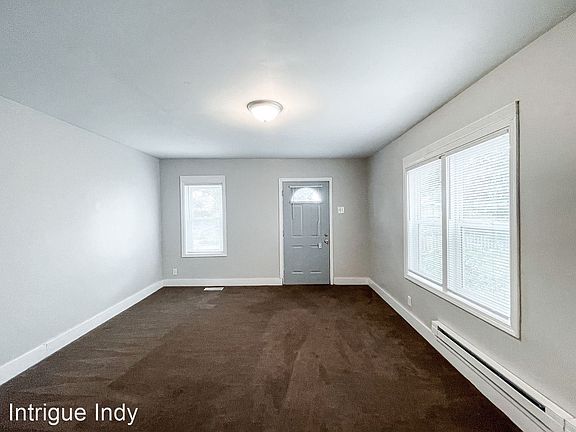 4th image of 2845-2847 E Brookside Ave