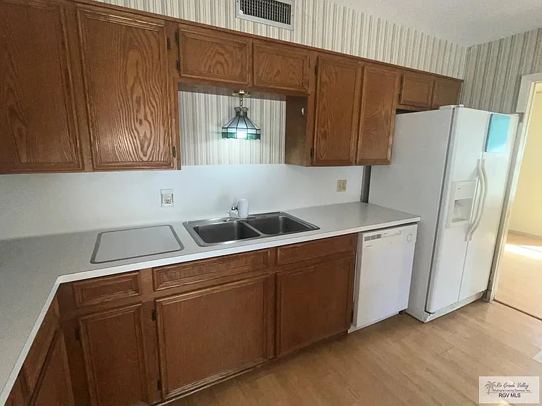 5611 La Estrella Cir — Photo 7