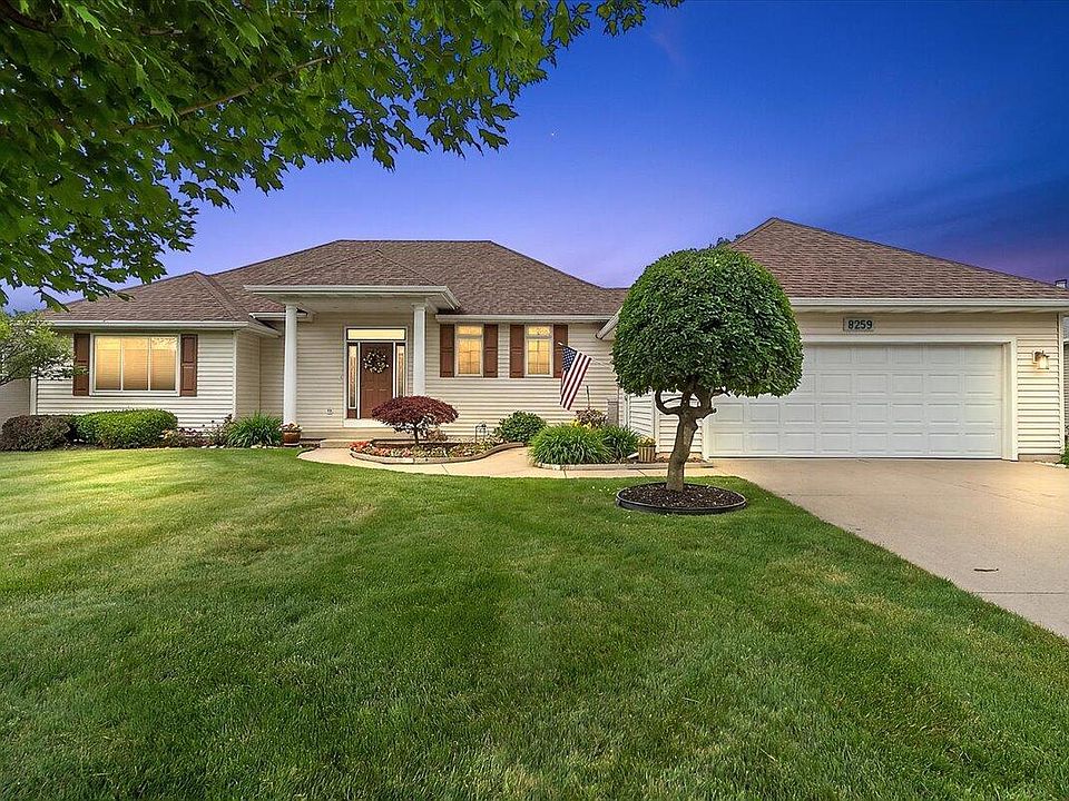 1st image of 8259 Golfside Dr