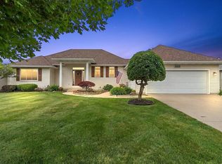 8259 Golfside Dr, Jenison, MI 49428