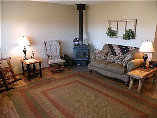 5th image of 438 Bass Ln