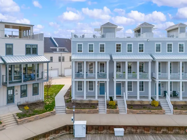 152 Mariners Cv, Saint Joseph, MI 49085
