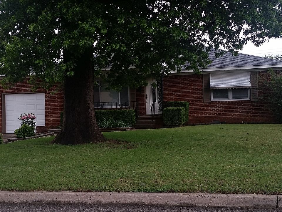 1st image of 427 S 74th Ave E