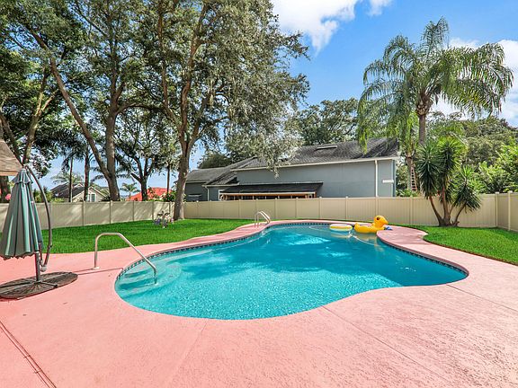 3rd image of 2207 Broad Water Dr