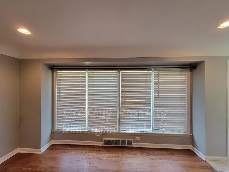 23331 Oak St — Photo 11