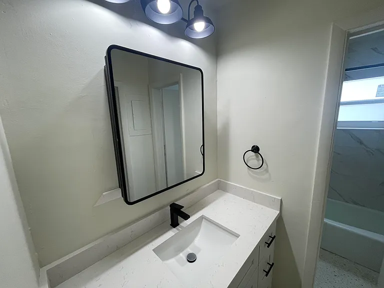 2220 N 19th Ave #6 — Photo 6