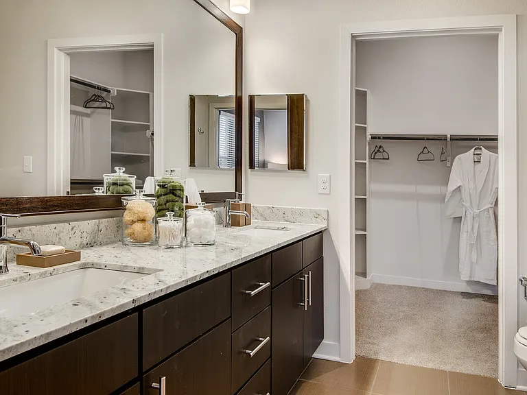 Overture Stone Oak 55+ Apartment Homes — Photo 17