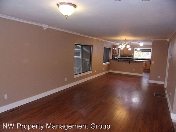 4th image of 3105 Tulalip Ave