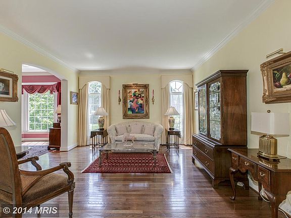 4th image of 8035 N Park St