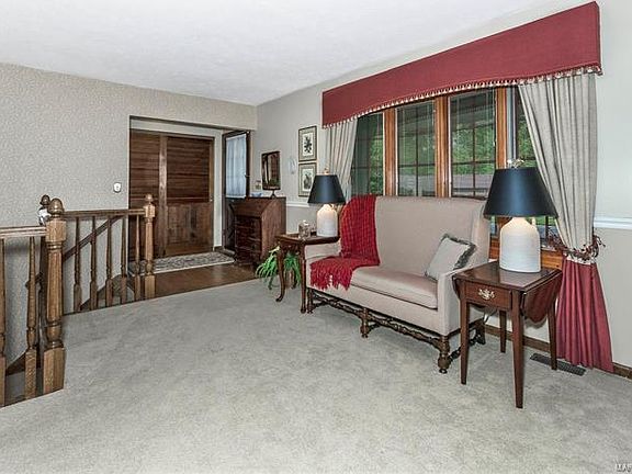 3rd image of 2019 Ravenwood Dr