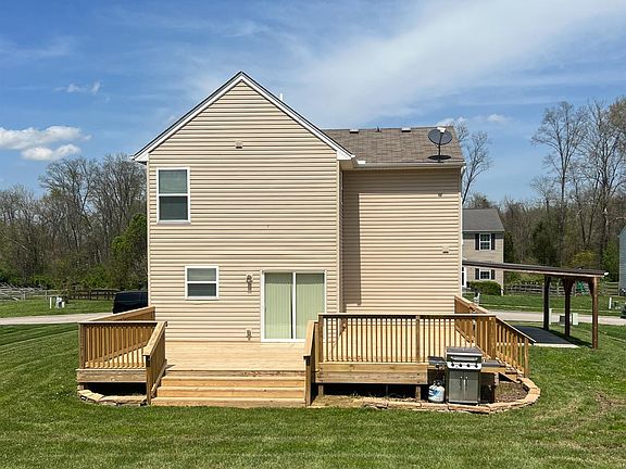 5th image of 212 Compass Ct