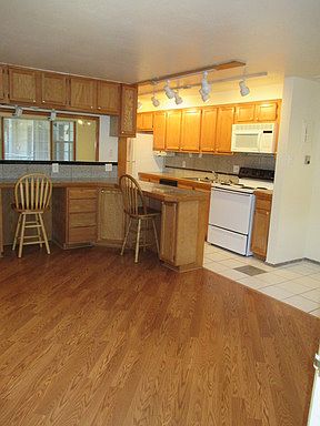 3rd image of 640 S Lashley Ln APT 203