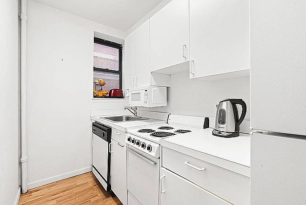 1st image of 351 E 77th St #3B
