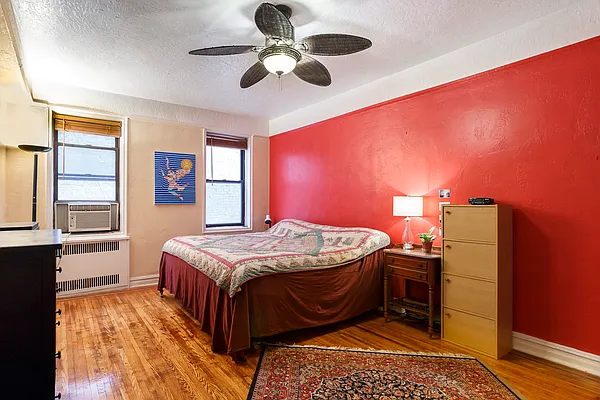 Sold by R New York | media 10