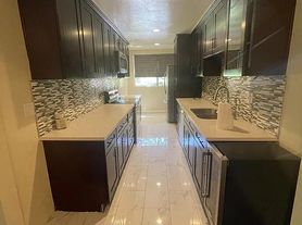 3113 Raintree Cir, Culver City, CA