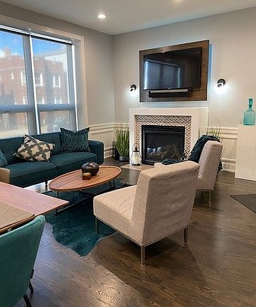 2nd image of 3007 N California Ave APT 1N