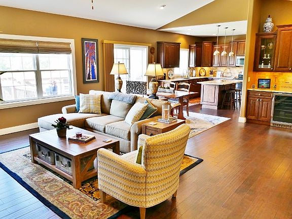 3rd image of 2604 W Lake Pointe Ter