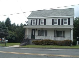 689 Forest Ln, Pottsville, PA 17901