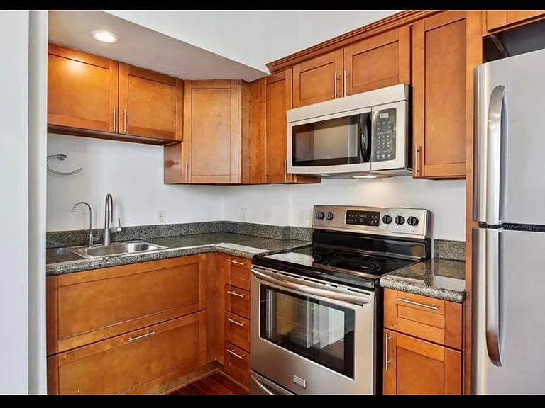 1224 Saint Charles Ave #200 — Photo 5