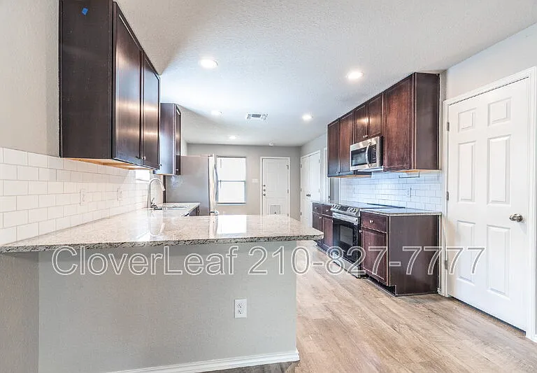 5806 Machaela Trce — Photo 10