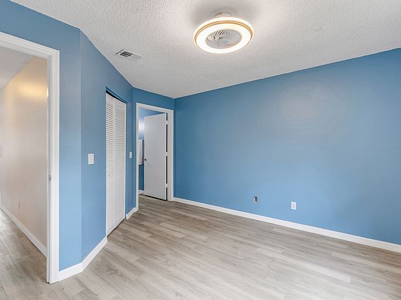 4th image of 1601 Big Tree Rd APT 807