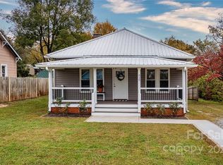 315 Randolph St, Morganton, NC 28655