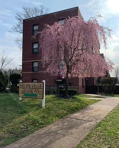 1934 Riverside Dr #1A Photo 1
