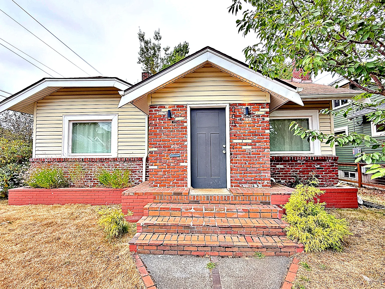 3 bed, 2233 sqft, $2,850 — Photo 1