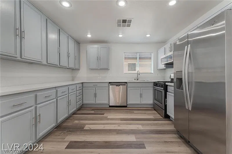 3 bed, 2.5 bath, 1347 sqft, $1,850 — Photo 3