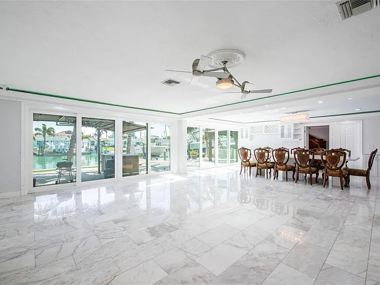 551 Crystal Dr — Photo 46