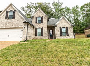 2422 Crimson Ridge Ln, Cordova, TN 38016
